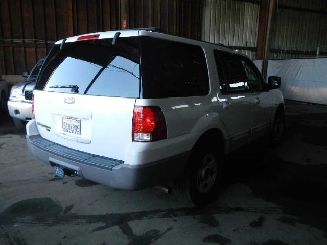 2003 Ford Expedition ESi