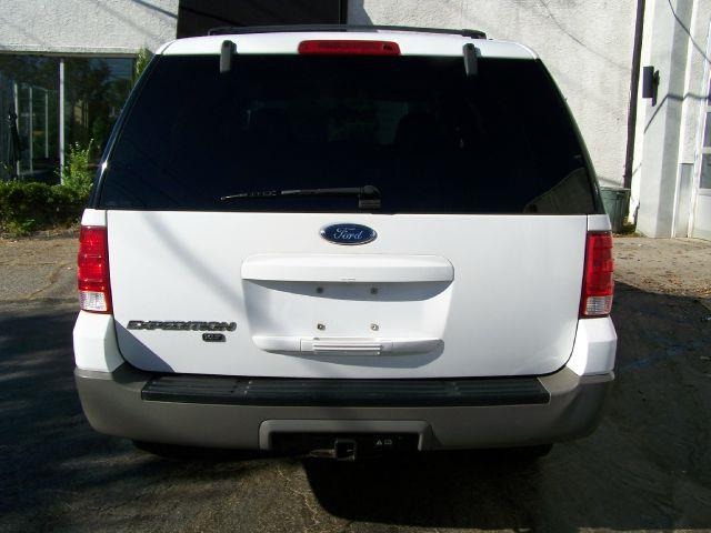 2003 Ford Expedition 4D SV AWD