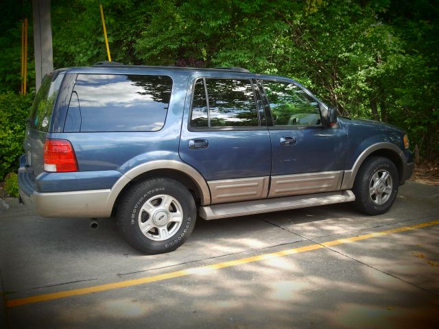 2003 Ford Expedition E320 - Extra Sharp