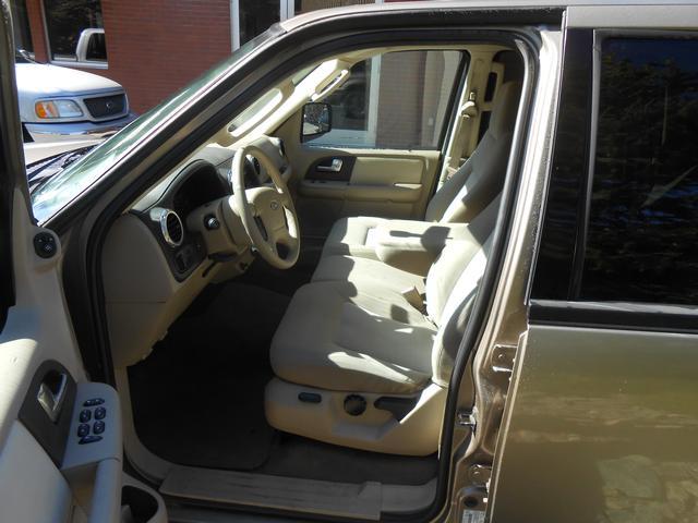 2003 Ford Expedition ESi