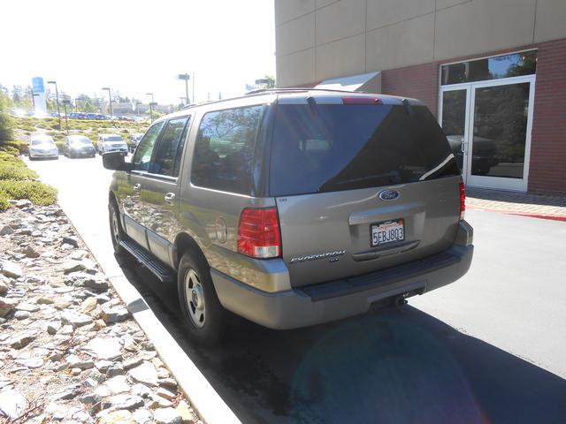 2003 Ford Expedition ESi