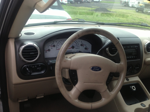 2004 Ford Expedition MOON BOSE Quads