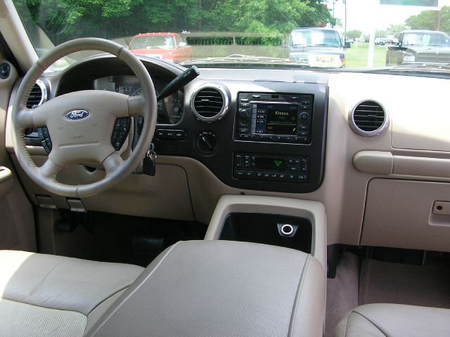 2004 Ford Expedition EX-L 4WD AT