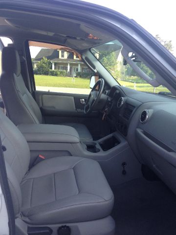 2004 Ford Expedition 4X2 I4