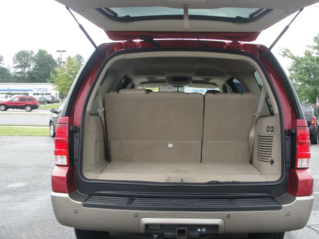 2004 Ford Expedition 2dr HB Man Spec