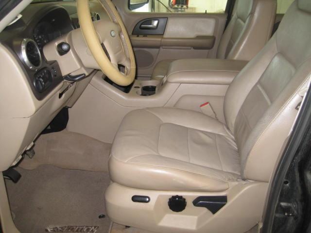 2004 Ford Expedition 4dr Sdn XLS (natl) Sedan