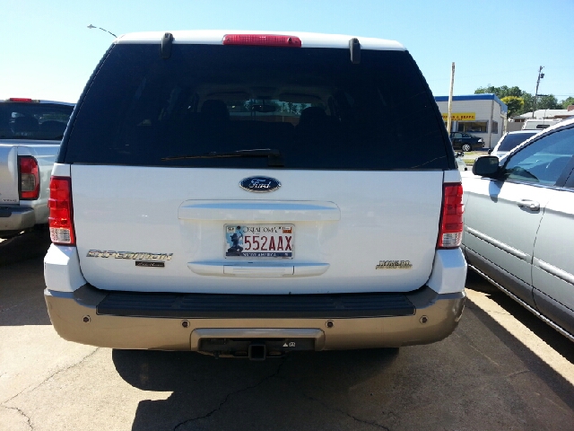 2004 Ford Expedition 2dr HB Man Spec