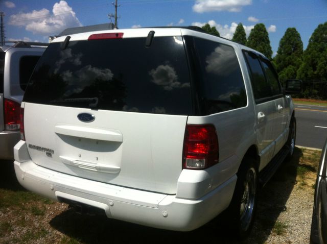 2004 Ford Expedition Touring Sedan