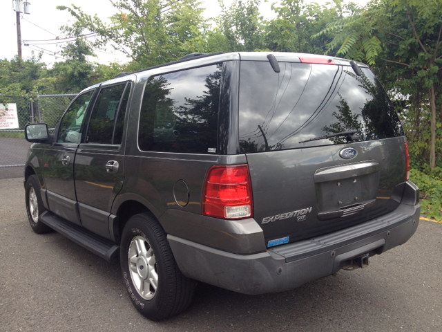 2004 Ford Expedition Custom Deluxe