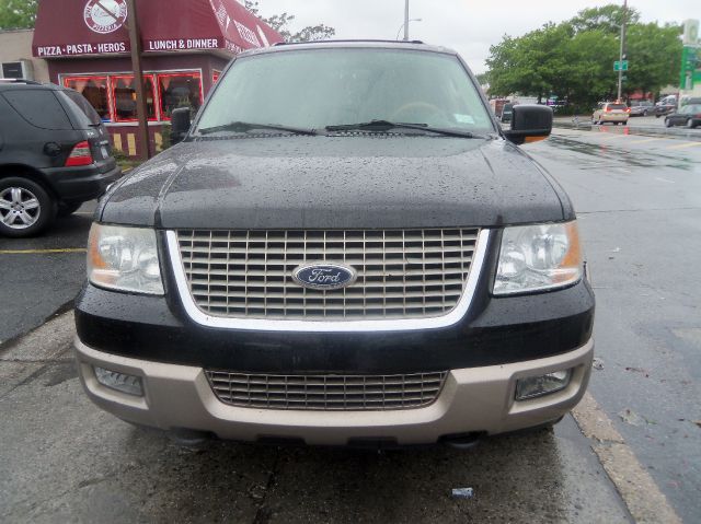 2004 Ford Expedition E320 - Extra Sharp