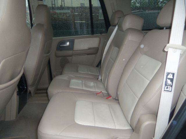 2004 Ford Expedition E320 - Extra Sharp