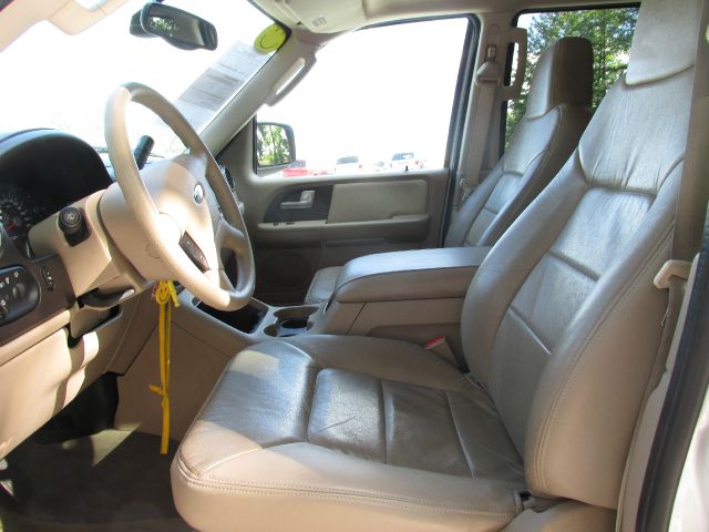 2004 Ford Expedition Touring Sedan