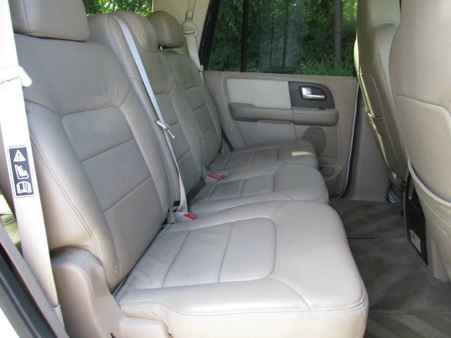 2004 Ford Expedition Touring Sedan