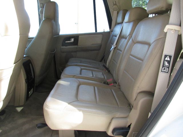 2004 Ford Expedition Touring Sedan