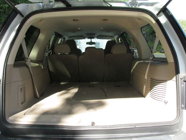 2004 Ford Expedition Touring Sedan