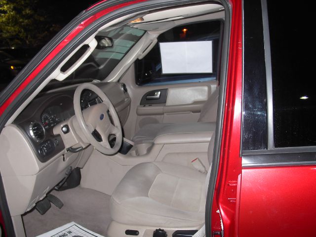 2004 Ford Expedition Touring Sedan