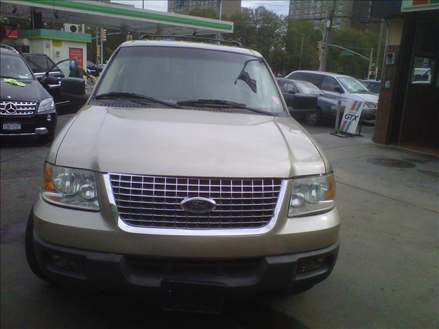 2004 Ford Expedition ESi