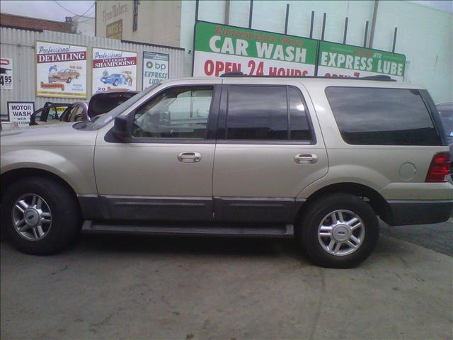 2004 Ford Expedition ESi