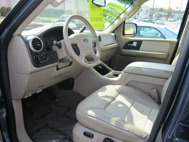 2004 Ford Expedition EX-L 4WD AT