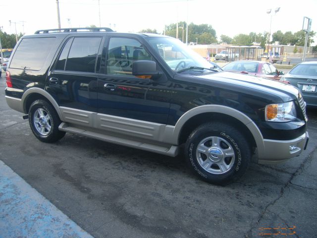 2005 Ford Expedition E320 - Extra Sharp