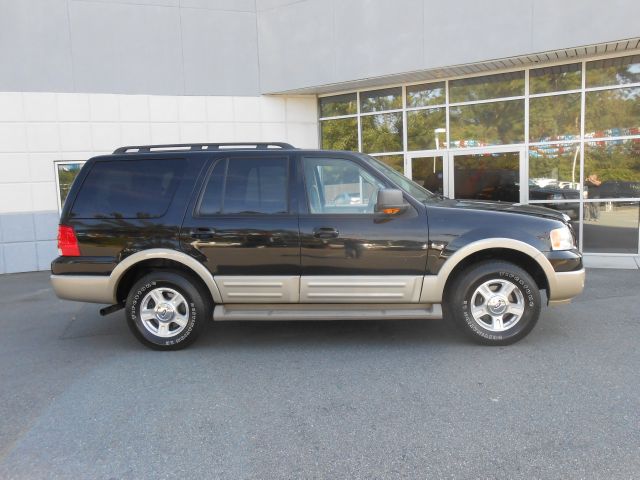 2005 Ford Expedition Premier 2WD 4-cyl Auto