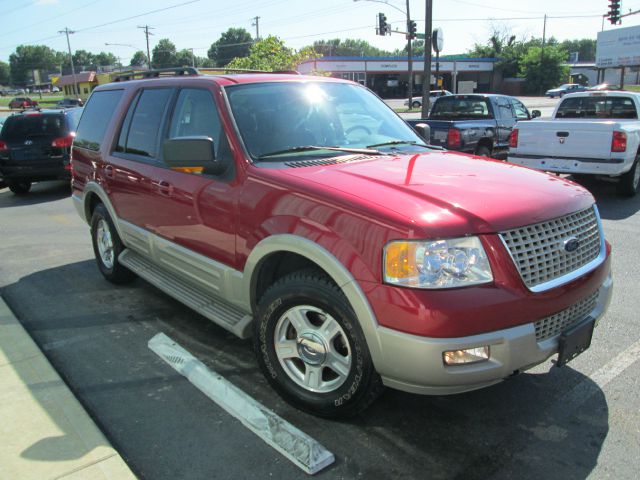 2005 Ford Expedition Ram 1500 2-WD