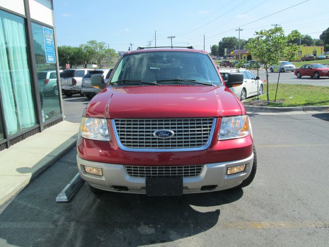 2005 Ford Expedition Ram 1500 2-WD