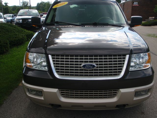 2005 Ford Expedition E320 - Extra Sharp