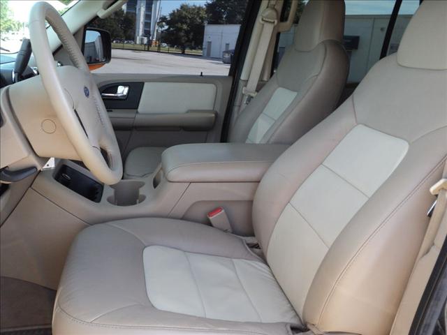 2005 Ford Expedition Unknown