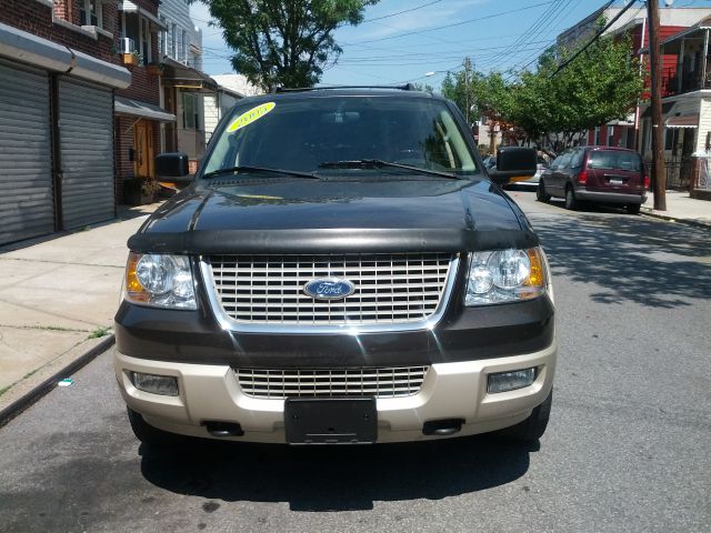 2005 Ford Expedition E320 - Extra Sharp