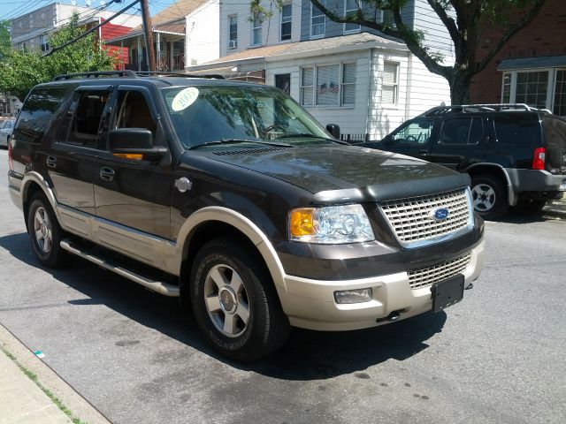 2005 Ford Expedition E320 - Extra Sharp