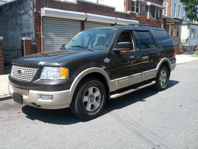 2005 Ford Expedition E320 - Extra Sharp