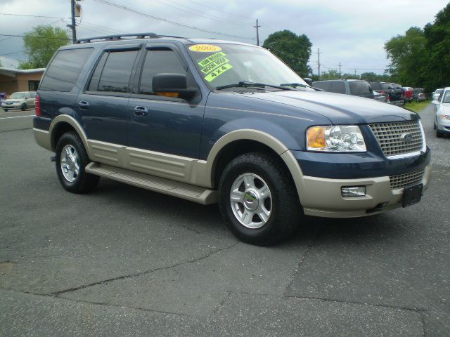 2005 Ford Expedition E320 - Extra Sharp