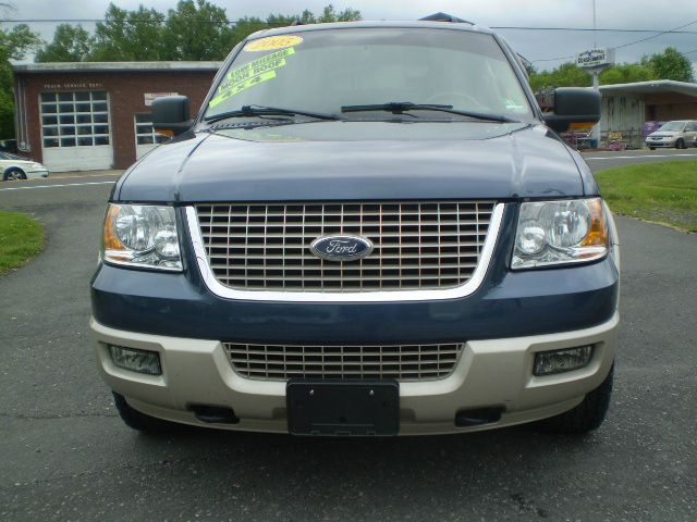 2005 Ford Expedition E320 - Extra Sharp