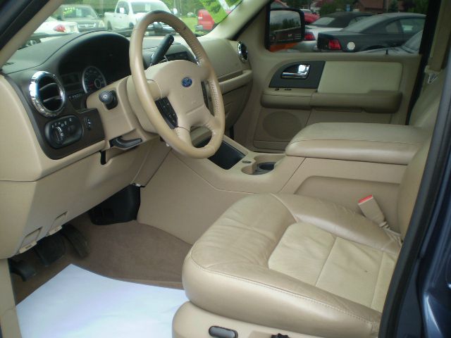 2005 Ford Expedition E320 - Extra Sharp