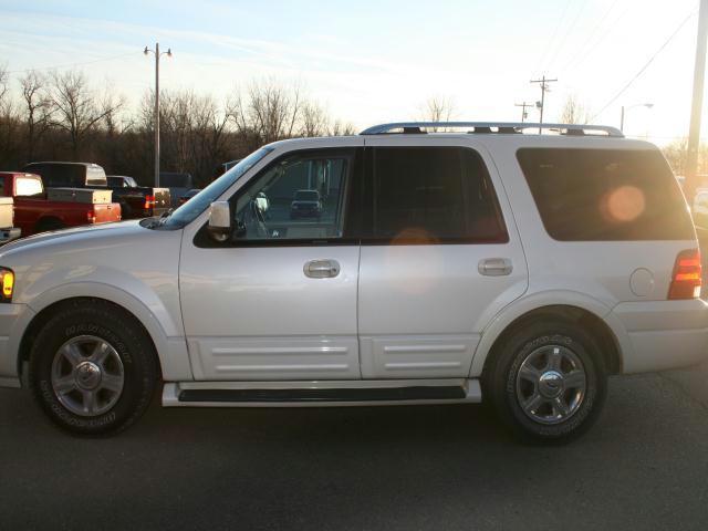 2005 Ford Expedition SLT 25