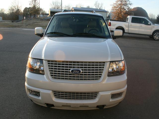 2005 Ford Expedition SLT 25