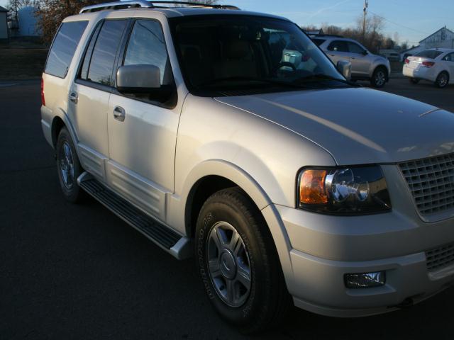 2005 Ford Expedition SLT 25