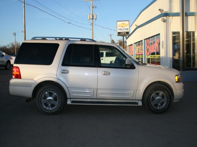 2005 Ford Expedition SLT 25