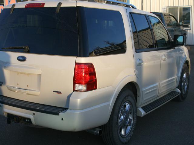 2005 Ford Expedition SLT 25