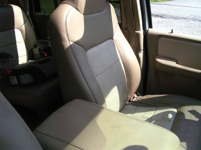 2005 Ford Expedition E320 - Extra Sharp