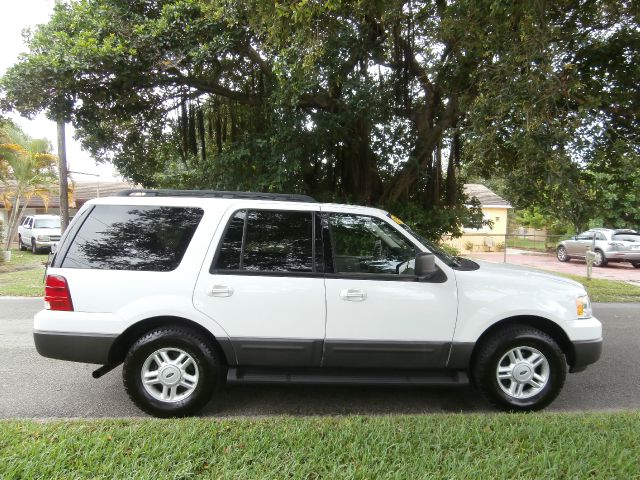 2005 Ford Expedition 4dr Sdn 2.4L FWD