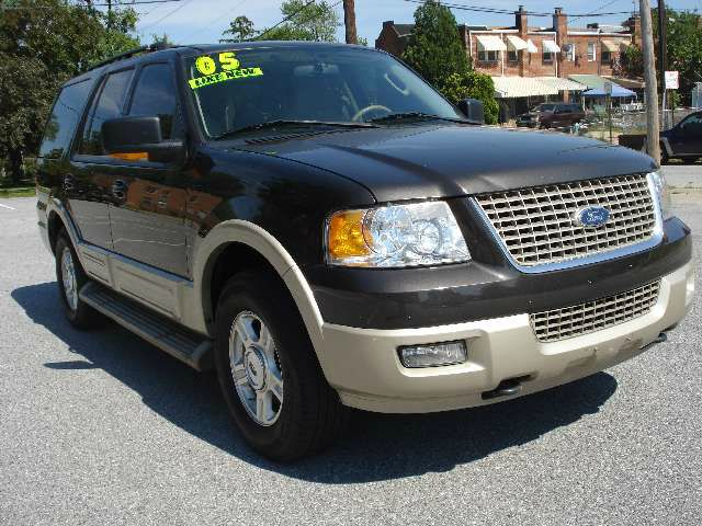 2005 Ford Expedition E320 - Extra Sharp