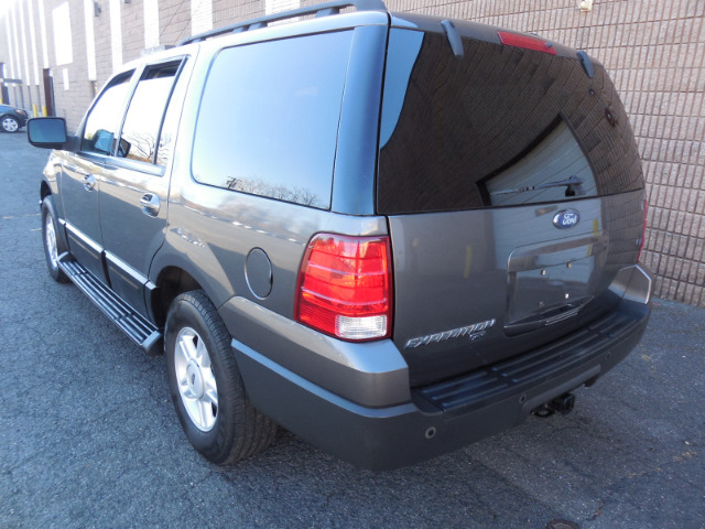 2005 Ford Expedition Unknown