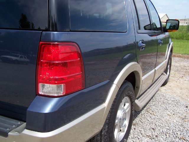 2005 Ford Expedition E320 - Extra Sharp