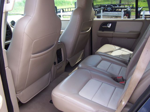 2005 Ford Expedition E320 - Extra Sharp