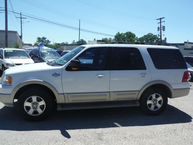 2005 Ford Expedition E320 - Extra Sharp