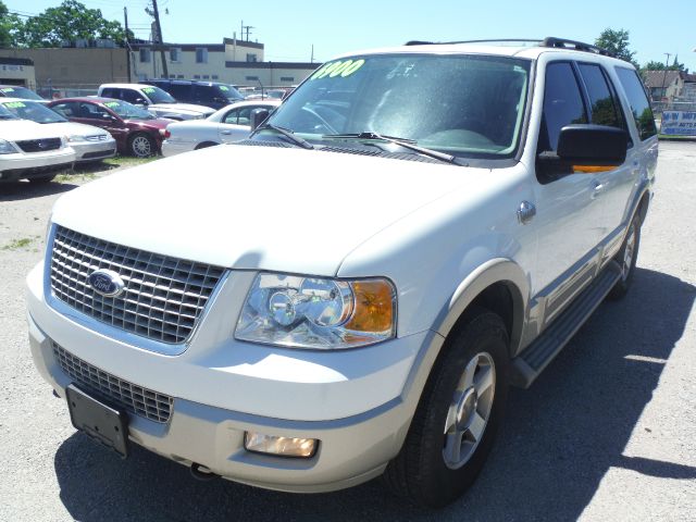 2005 Ford Expedition E320 - Extra Sharp