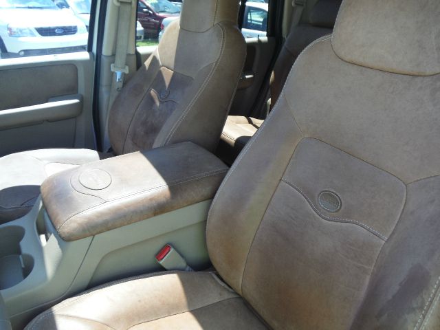 2005 Ford Expedition E320 - Extra Sharp