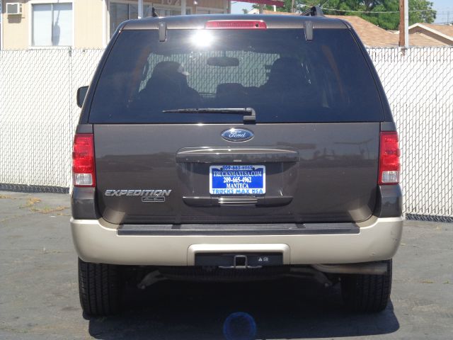 2006 Ford Expedition E320 - Extra Sharp